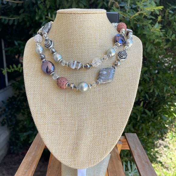 Elegant Stone Rose MultiColor Necklace, NWT - Picture 2 of 5